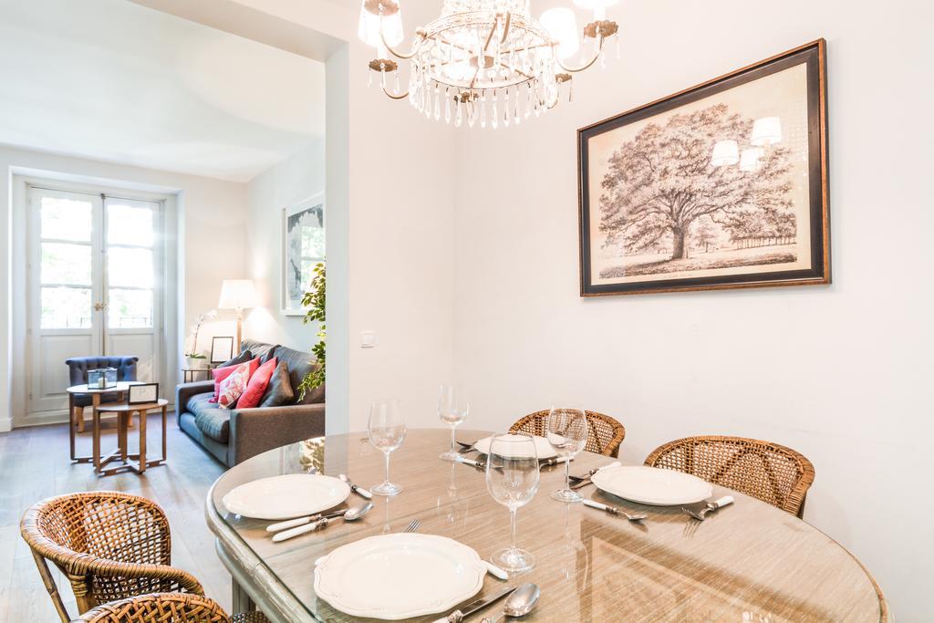 PYR Select Plaza Santa Ana Apartment Madrid Exterior foto