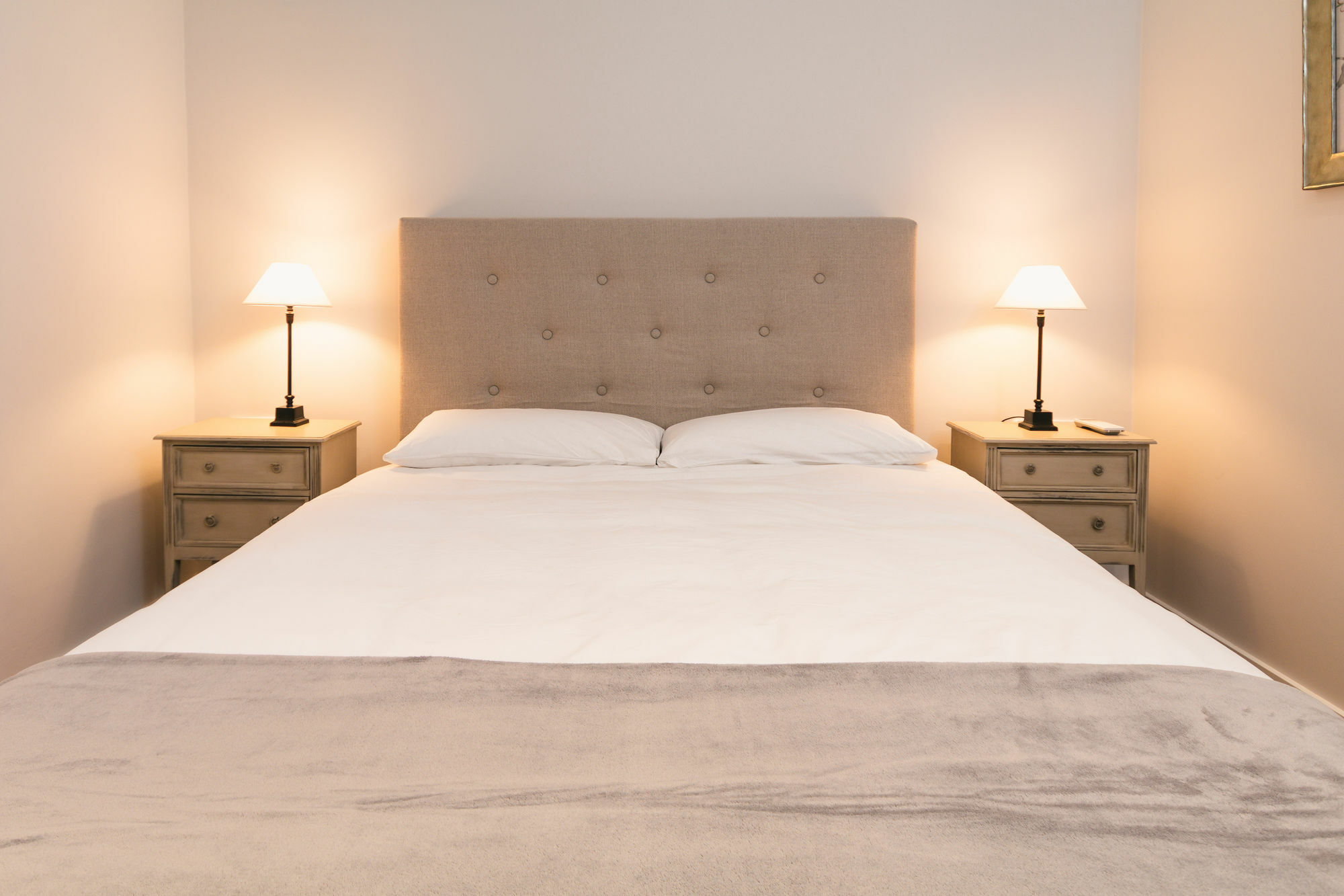 PYR Select Plaza Santa Ana Apartment Madrid Exterior foto