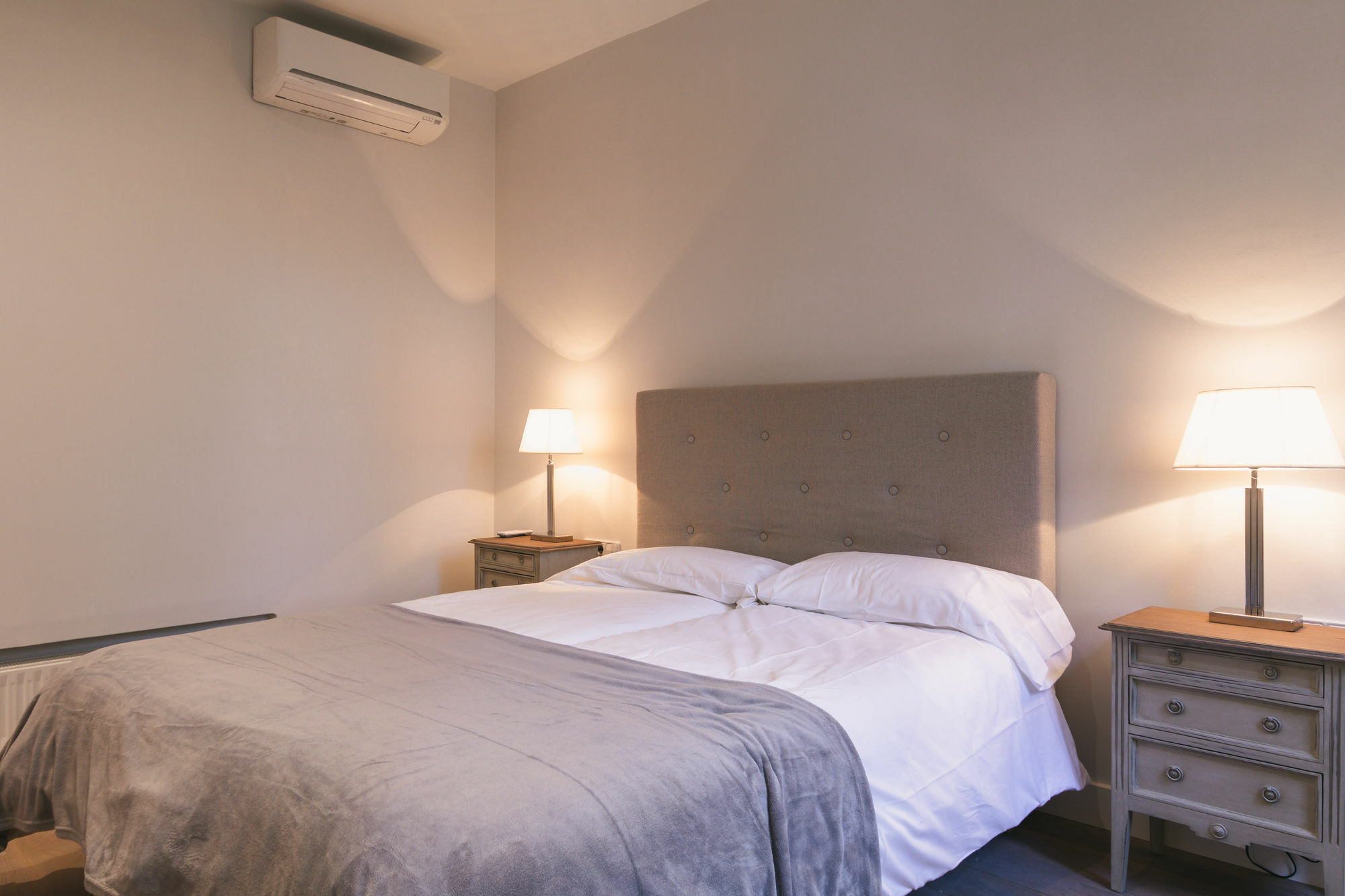 PYR Select Plaza Santa Ana Apartment Madrid Exterior foto